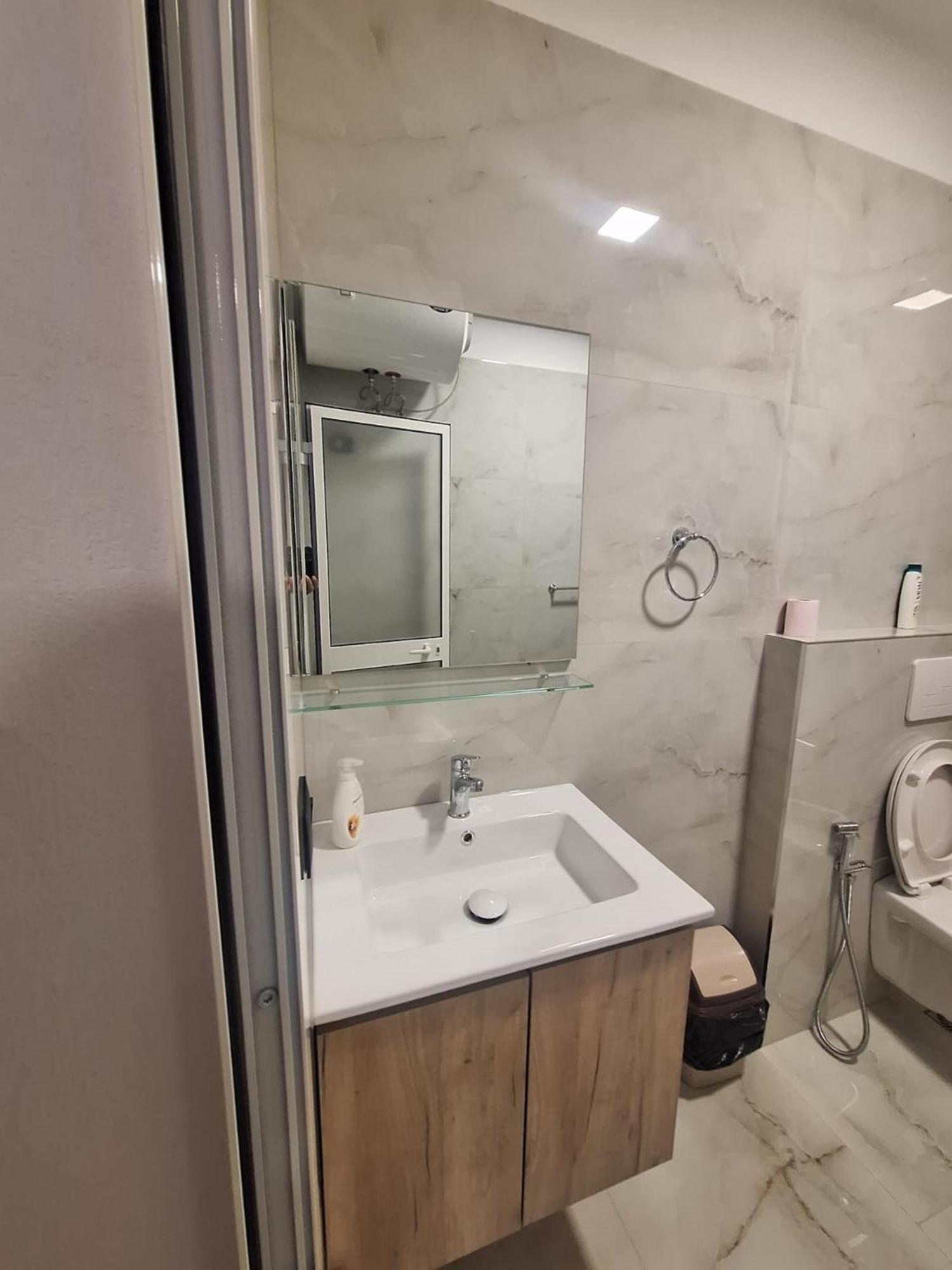 Albania Apartment Near Tirana City Center Double Or Twin Bed Buitenkant foto