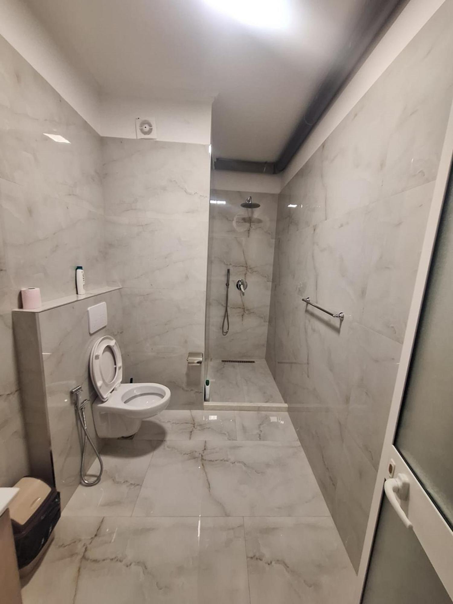 Albania Apartment Near Tirana City Center Double Or Twin Bed Buitenkant foto